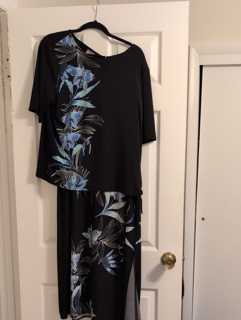 New Chico's Black Top And Maxi Skirt with Pale Blue Floral Print